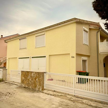 Casa Mare Rtina Garten Zwei Baeder Eg Bagian luar foto