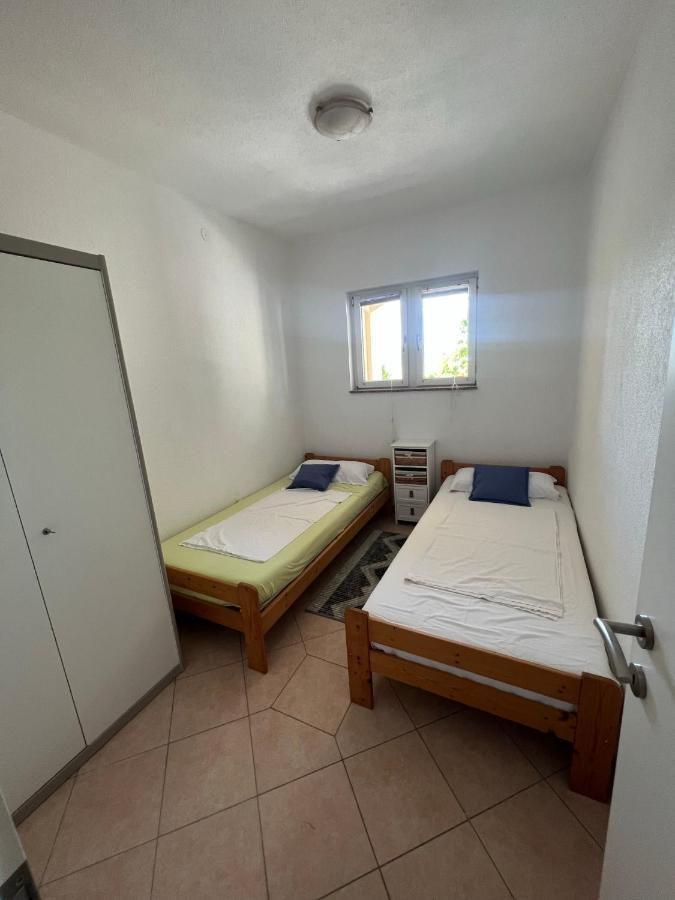 Casa Mare Rtina Garten Zwei Baeder Eg Bagian luar foto